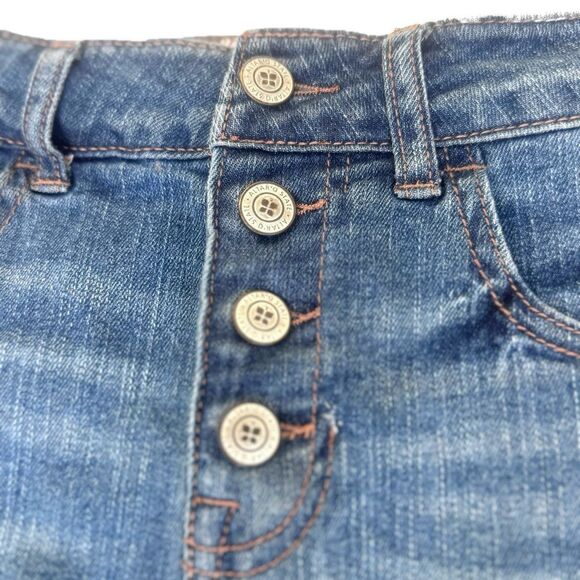 💥🆕💥 Altar'd State Distressed Jean Shorts - Picture 3 of 7